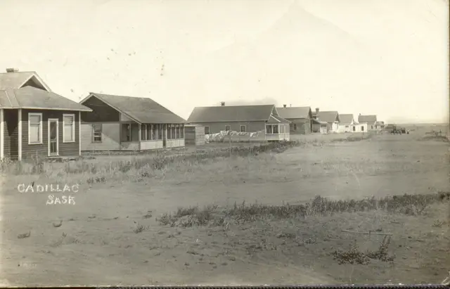 Houses on the edge of Cadillac